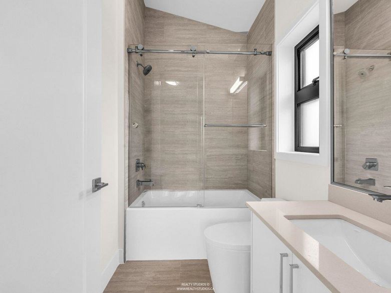 2 4257 Knight Street