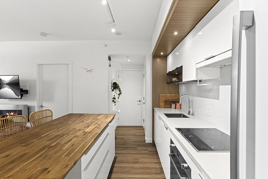 101 1661 Quebec Street