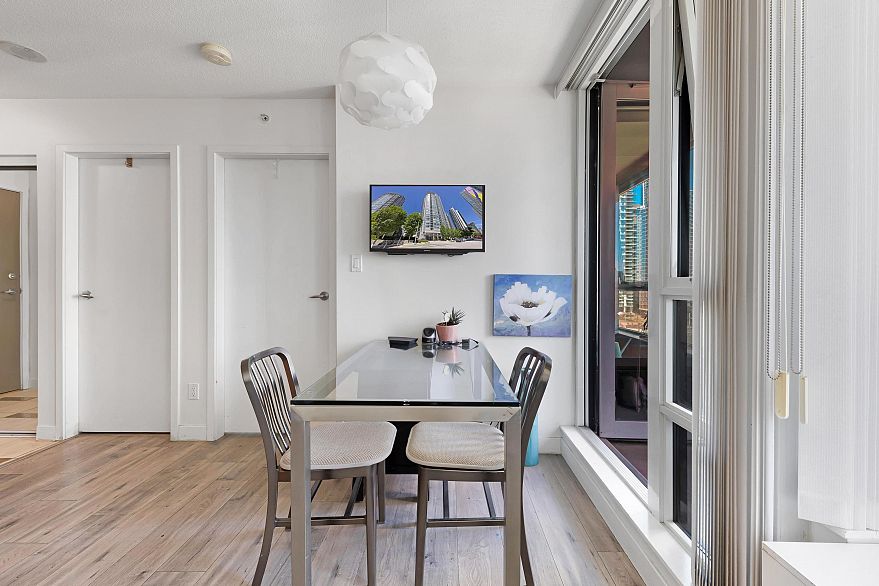 1607 1495 Richard Street