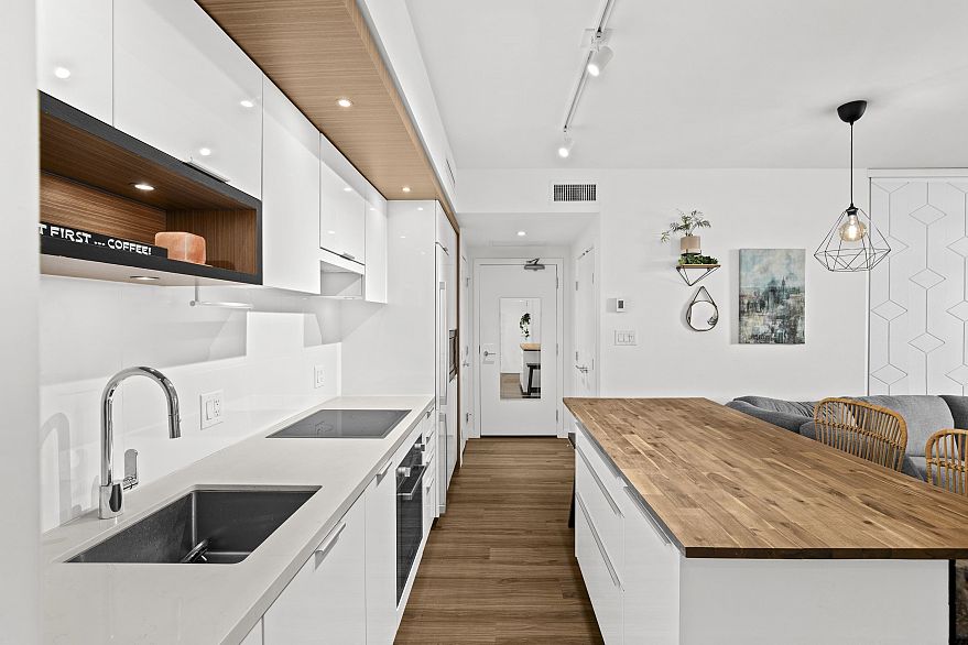 101 1661 Quebec Street