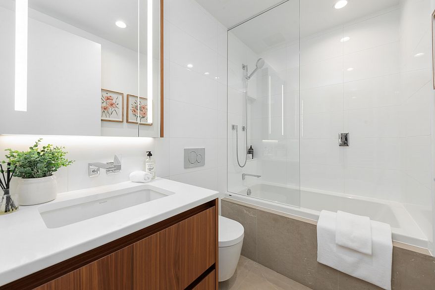 2203 885 Cambie Street