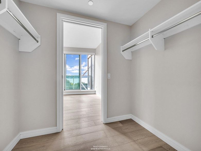 905 1221 Bidwell Street