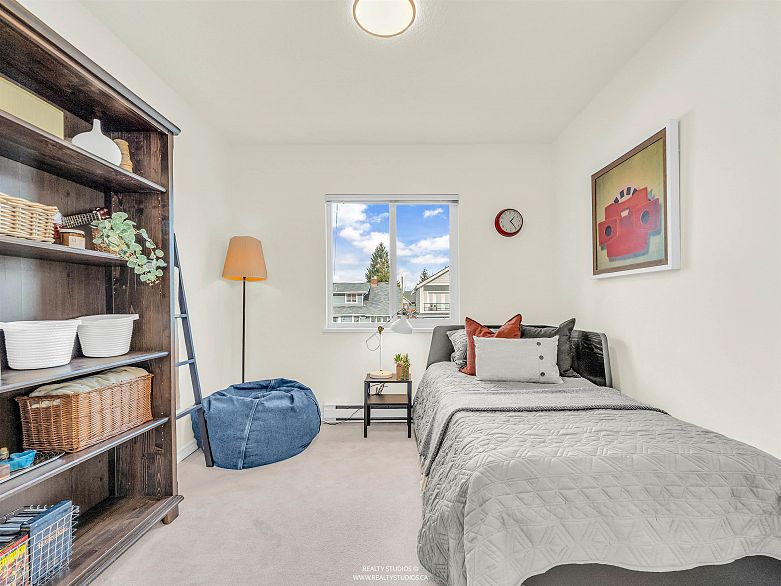 12 1255 E 15th Avenue