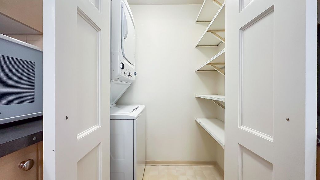 511 819 Hamilton Street