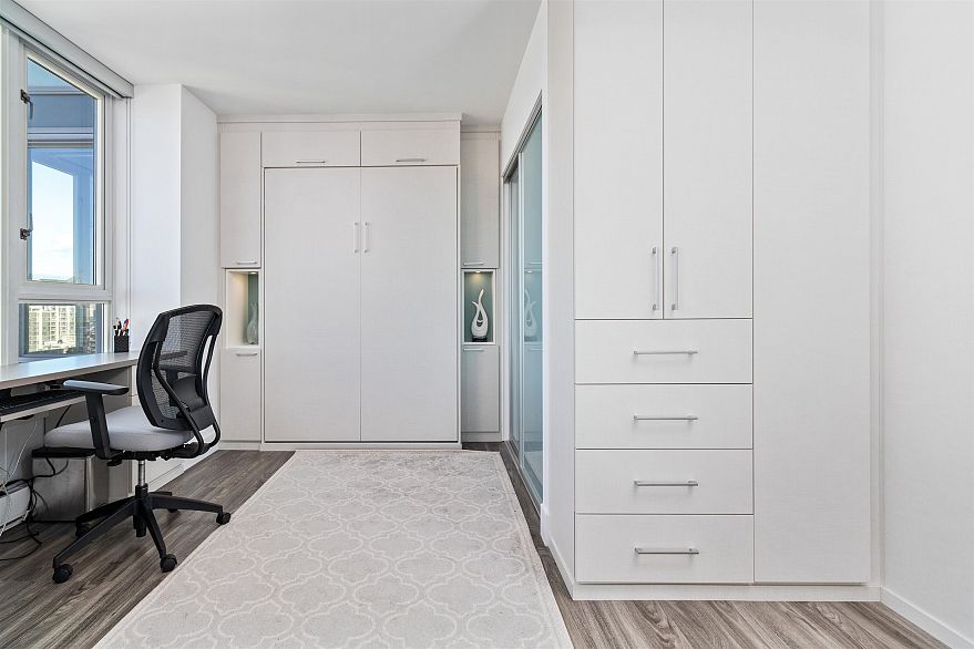 3307 1033 Marinaside Crescent