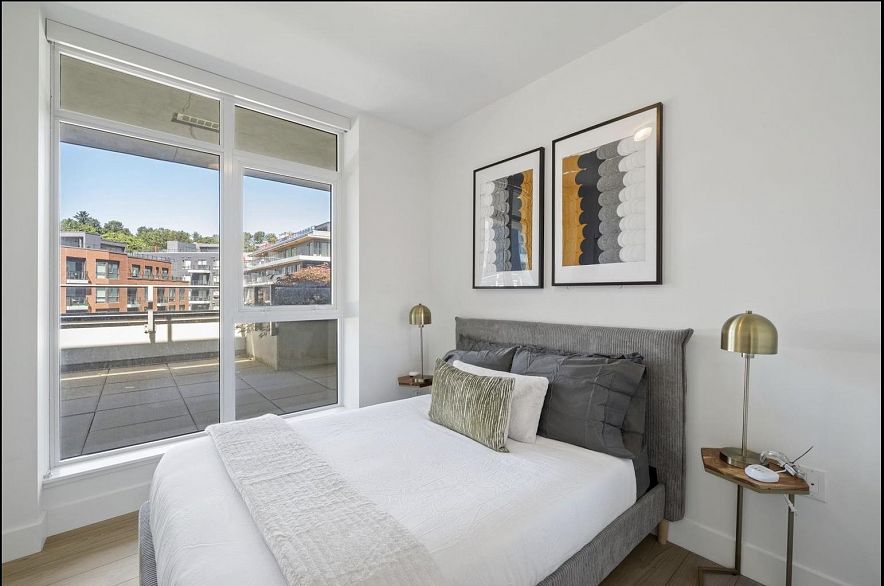 409 3581 E Kent Avenue North