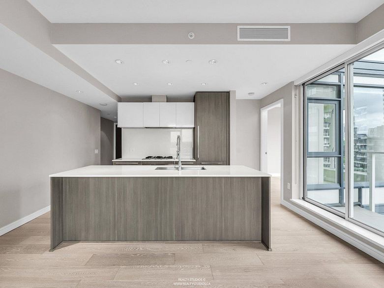 905 1221 Bidwell Street