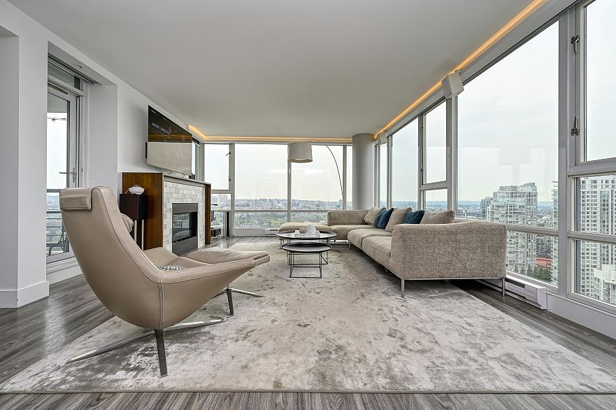 3307 1033 Marinaside Crescent