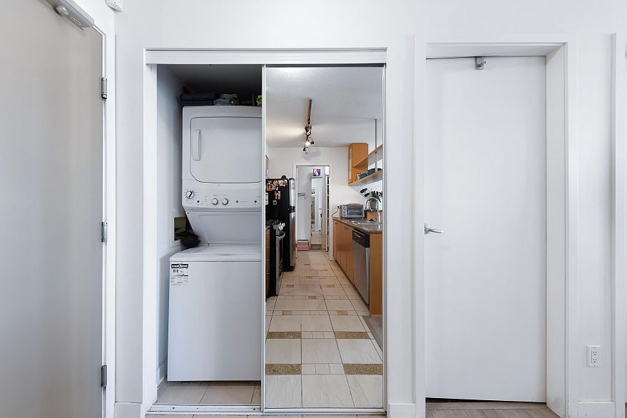 1607 1495 Richard Street