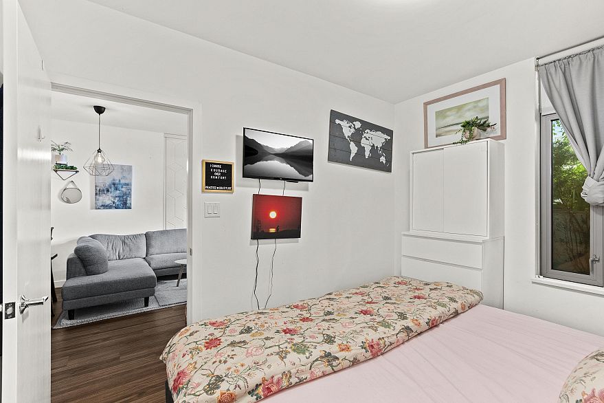 101 1661 Quebec Street