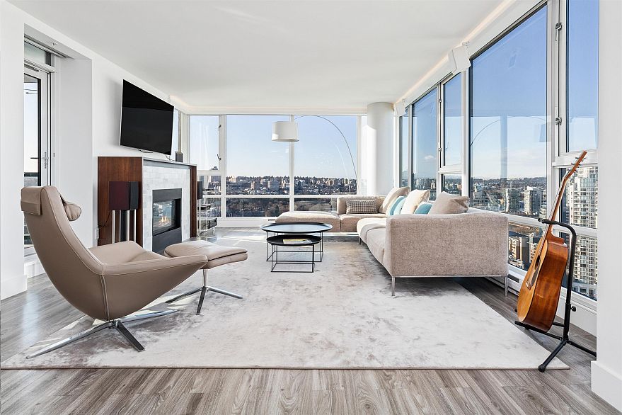 3307 1033 Marinaside Crescent