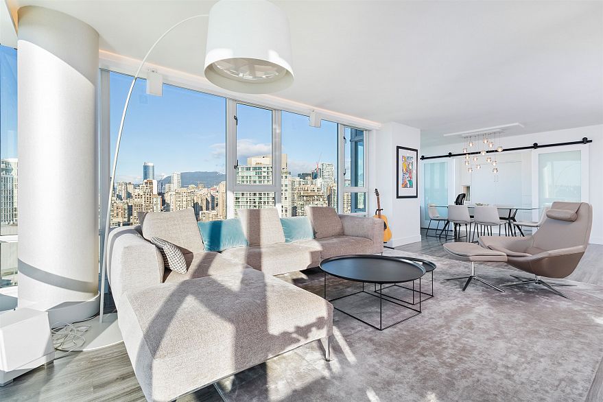 3307 1033 Marinaside Crescent