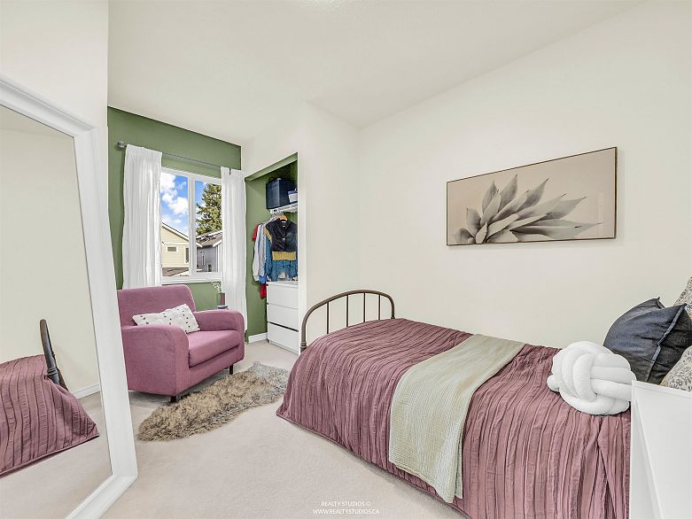 12 1255 E 15th Avenue