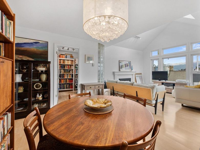 404 2121 W 5th Avenue