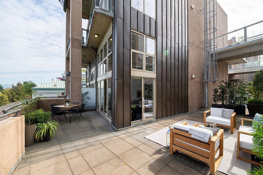 403 1529 W 6th Avenue