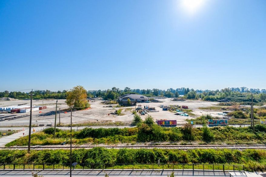 502 8570 Rivergrass Drive