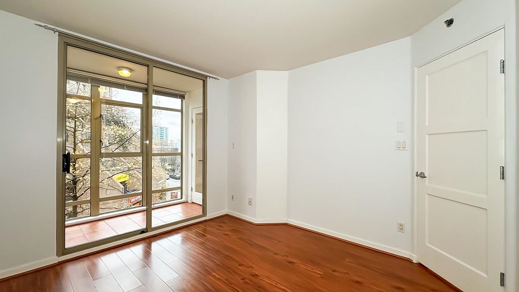 511 819 Hamilton Street