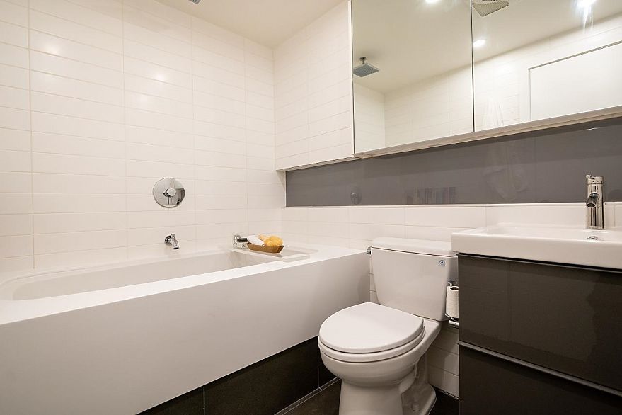 403 1529 W 6th Avenue