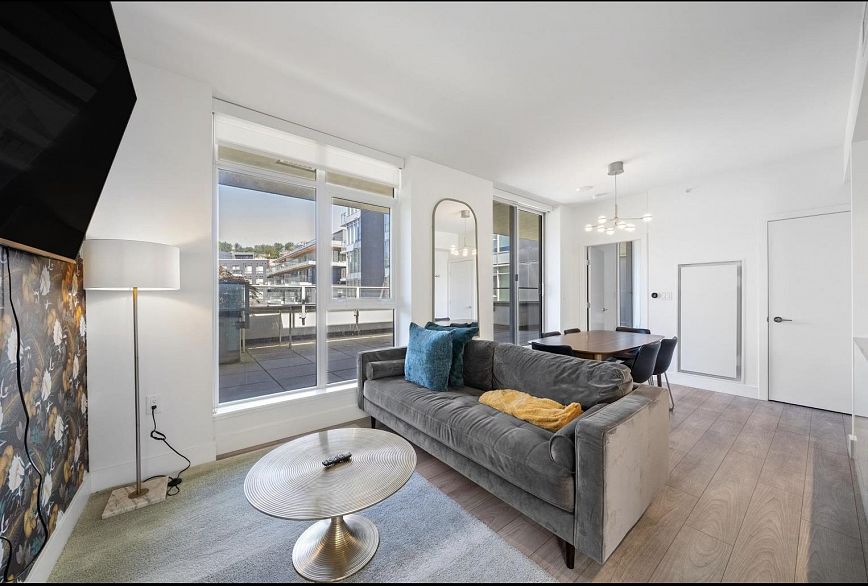 409 3581 E Kent Avenue North