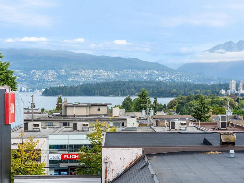 404 2121 W 5th Avenue