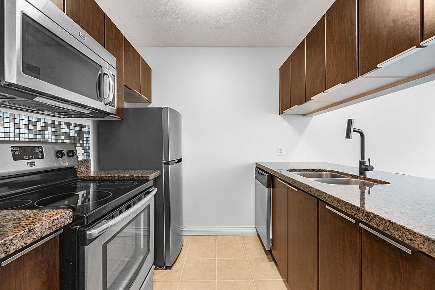 805 438 Seymour Street