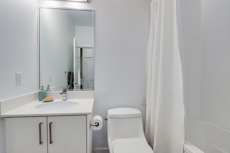 PH6 388 Kootenay Street