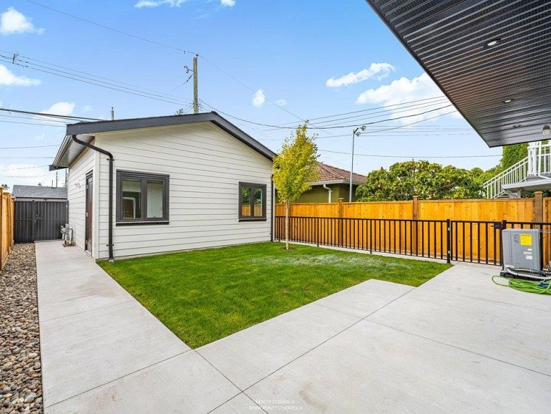 2 4257 Knight Street