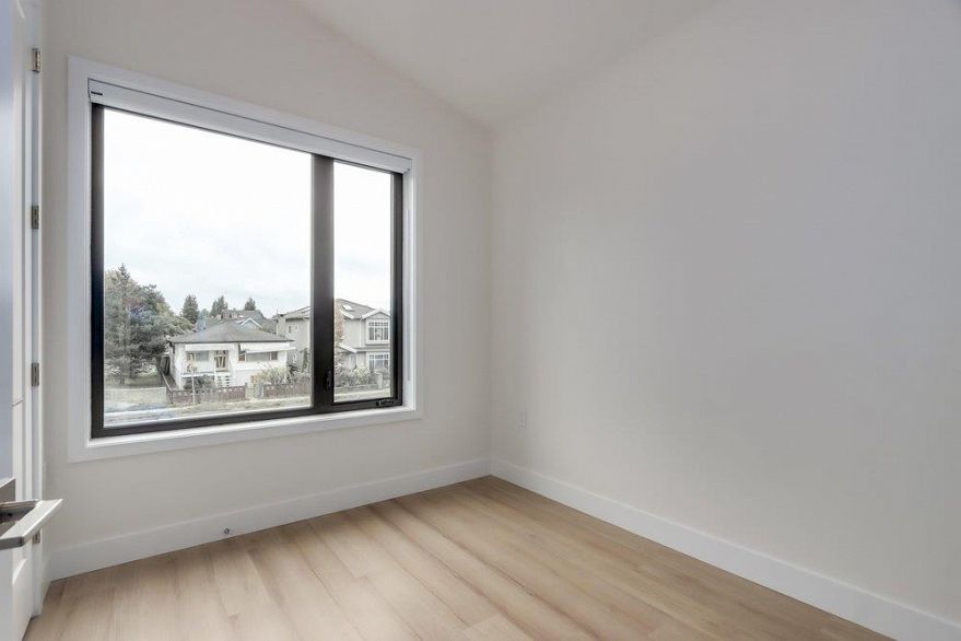 1 4257 Knight Street