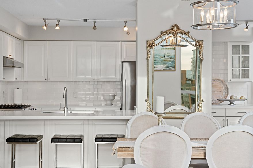 2204 1238 Richards Street