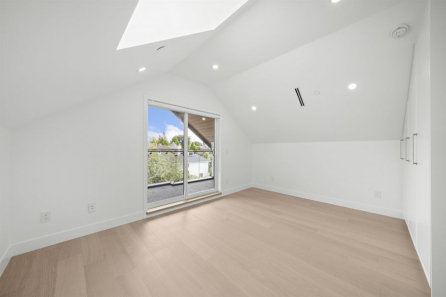 1 6461 E Prince Edward Street