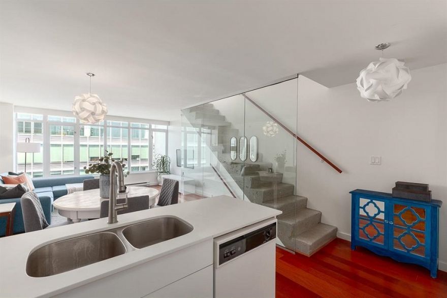 3202 610 Granville Street