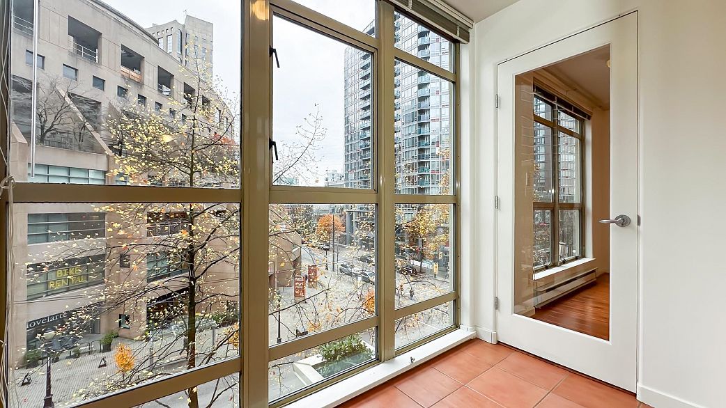 511 819 Hamilton Street