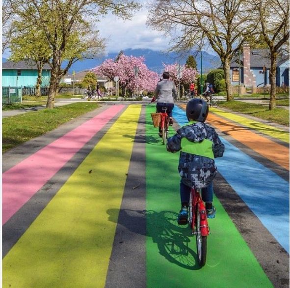 12 1255 E 15th Avenue