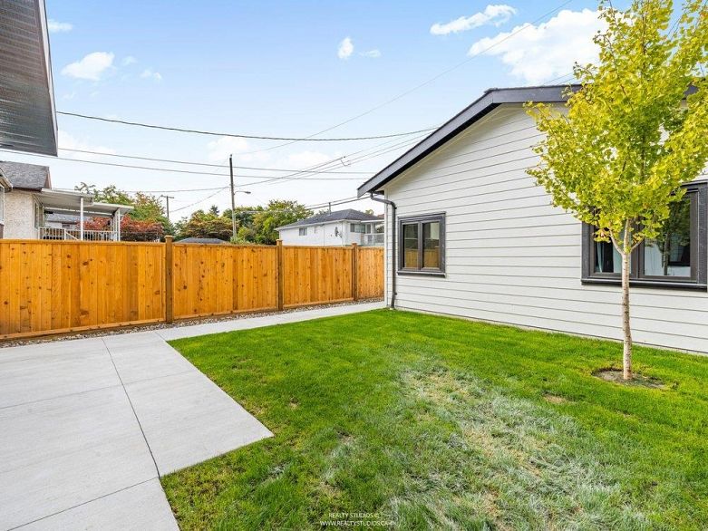 2 4257 Knight Street