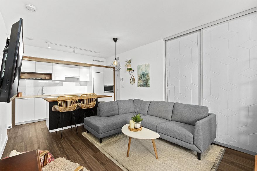 101 1661 Quebec Street