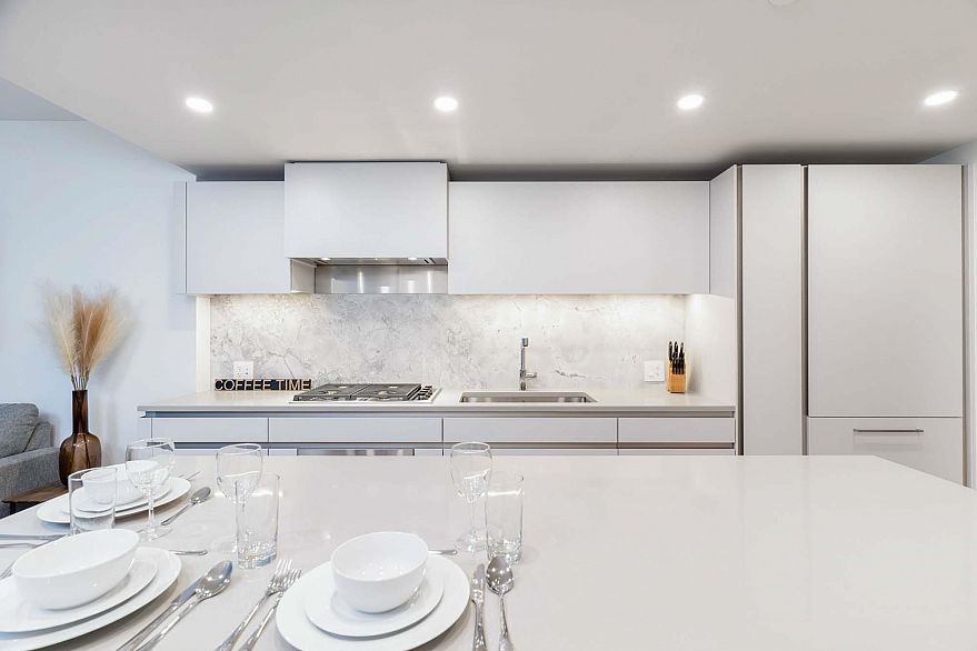 1205 889 Pacific Street