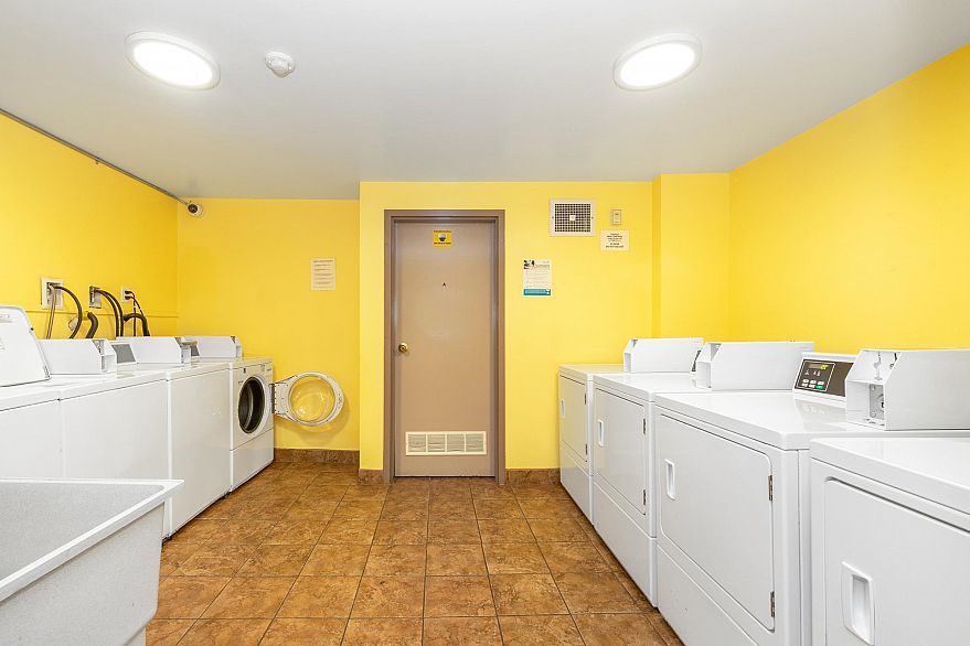 410 1435 Nelson Street