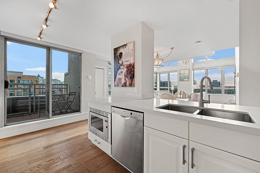 2204 1238 Richards Street