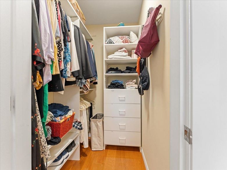 403 1274 Barclay Street