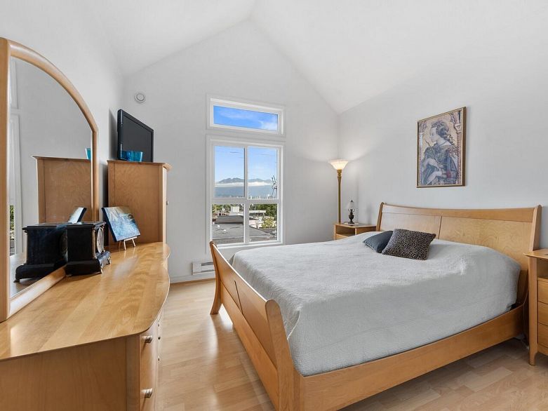 404 2121 W 5th Avenue