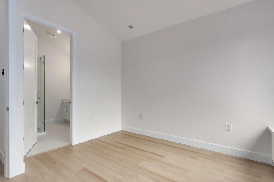 1 4257 Knight Street