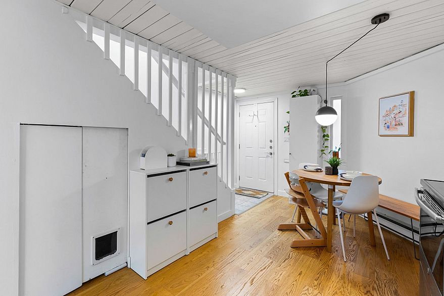 212 1045 W 8th Avenue