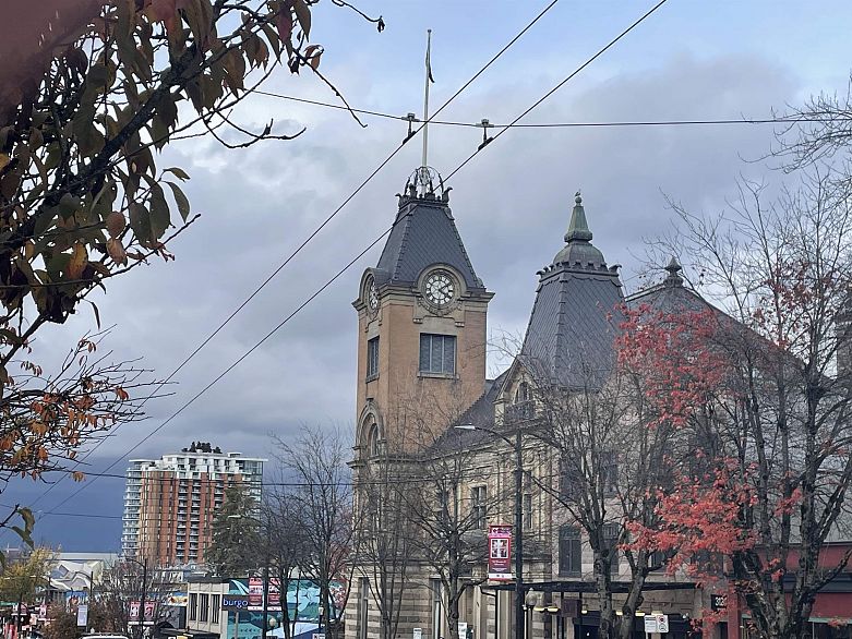 303 189 E 16th Avenue