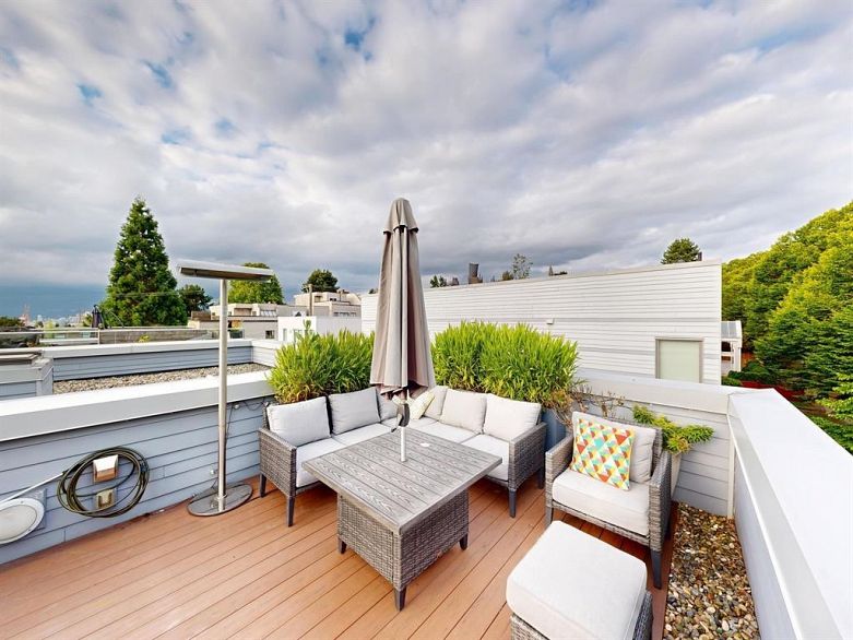 1407 East 1st Street