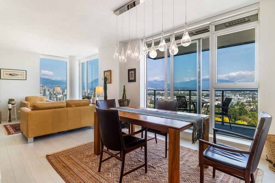 2002 285 E 10th Avenue