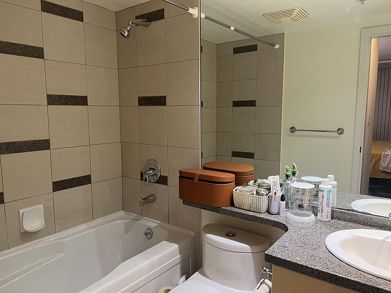 601 1408 Strathmore Mews