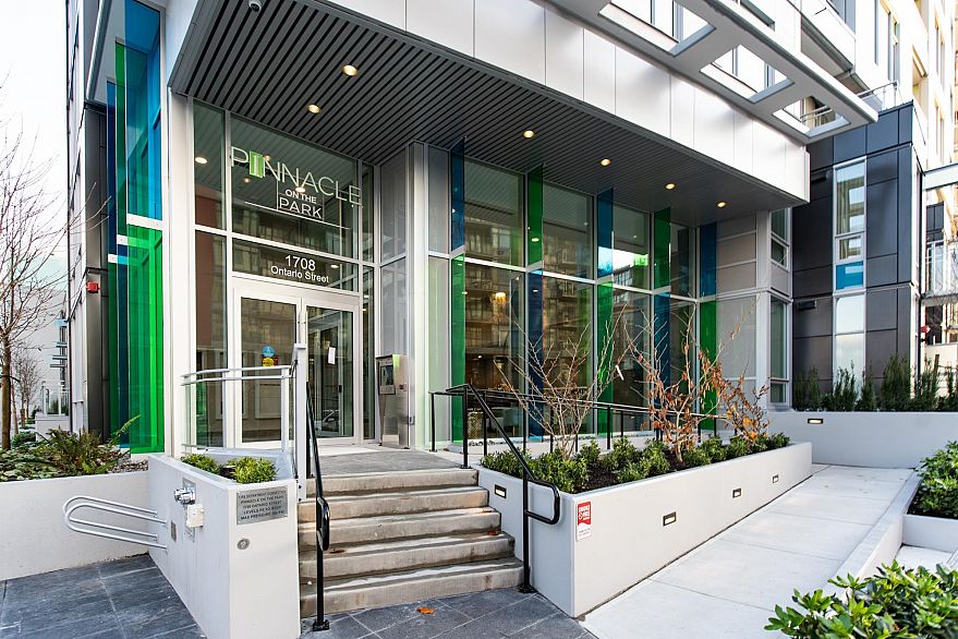 805 1708 Ontario Street