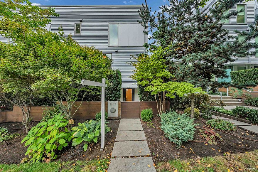 1407 East 1st Street