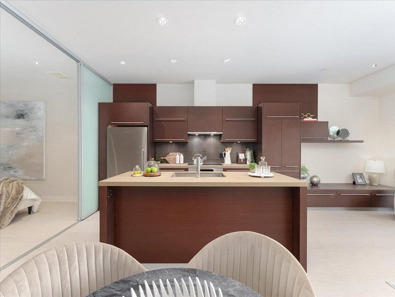 103 4463 W 10th Avenue