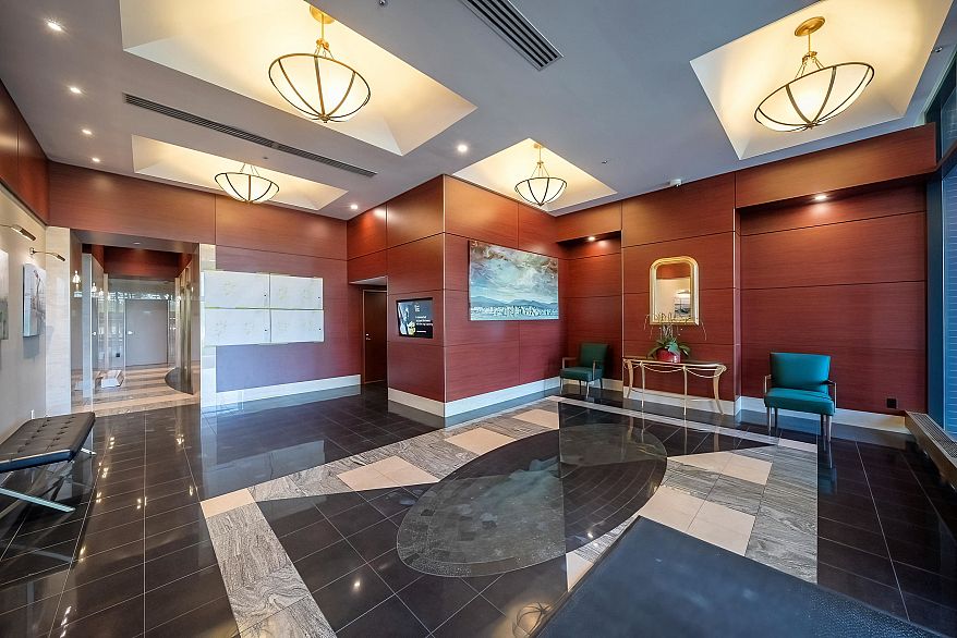 15F 199 Drake Street